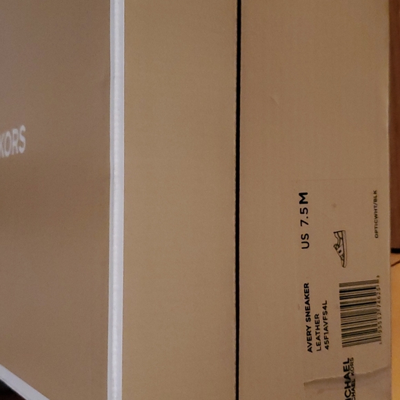 Michael Kors leather sneakers - Picture 9 of 9